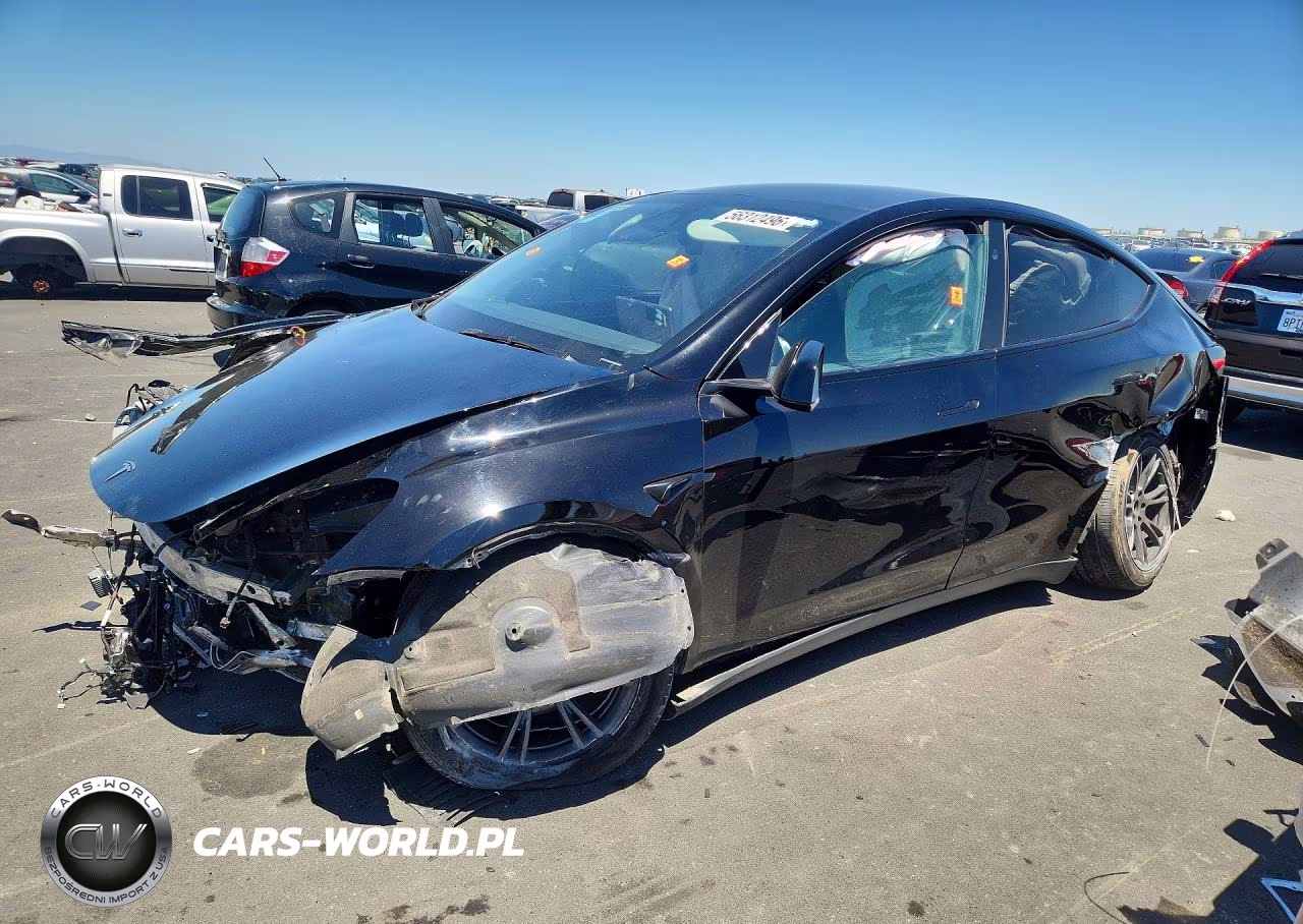 2024 Tesla Model Y – zdjęcie 1 z 14