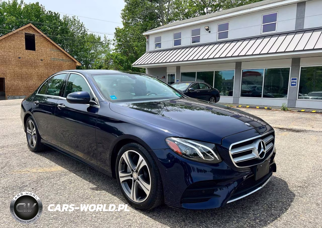 2017 Mercedes-Benz E 300 4Matic – zdjęcie 1 z 13