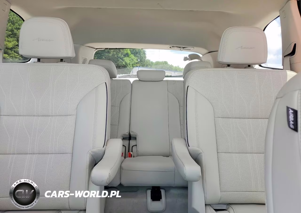 2026 Buick Enclave Avenir VIN:5GAERCKS1TJ153658 - 10