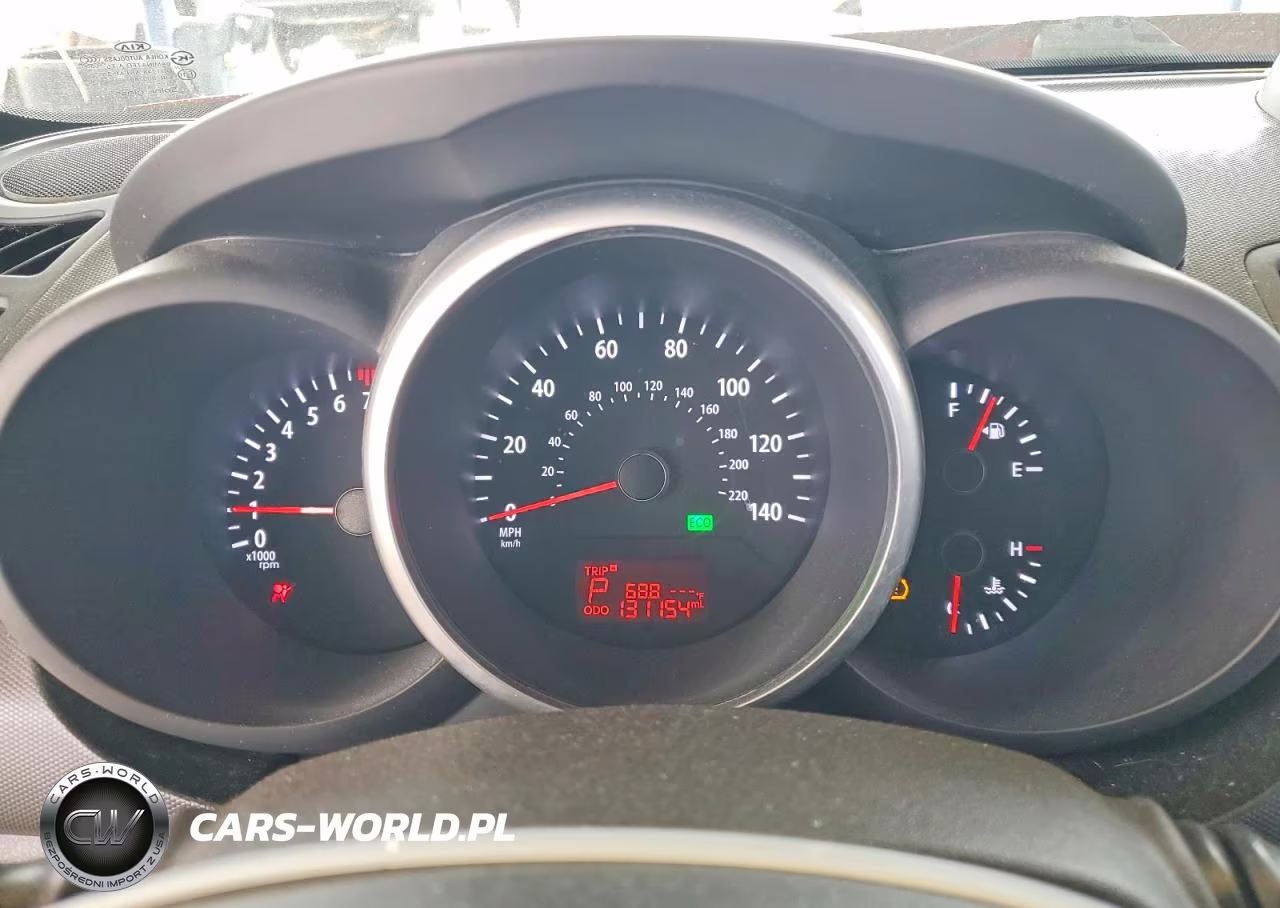 2013 Kia Soul + VIN:KNDJT2A62D7593576 - 9