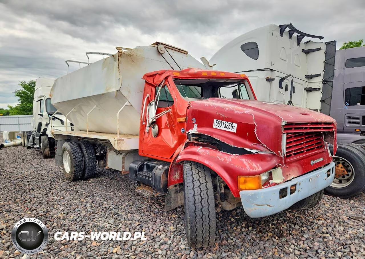 2000 International 4900 Feed Delivery Truck