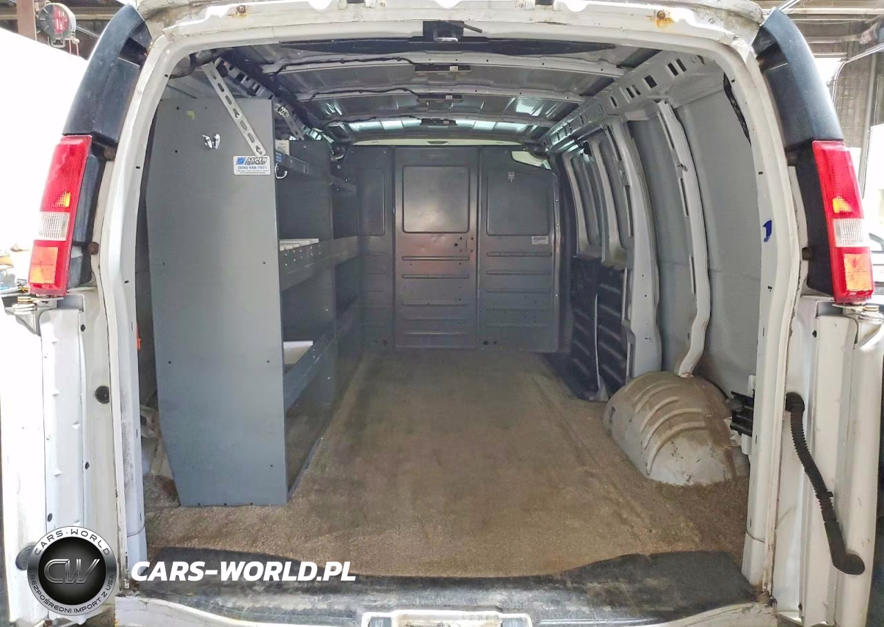 2017 Chevrolet Express G2500 VIN:1GCWGAFF0H1221093 - 10