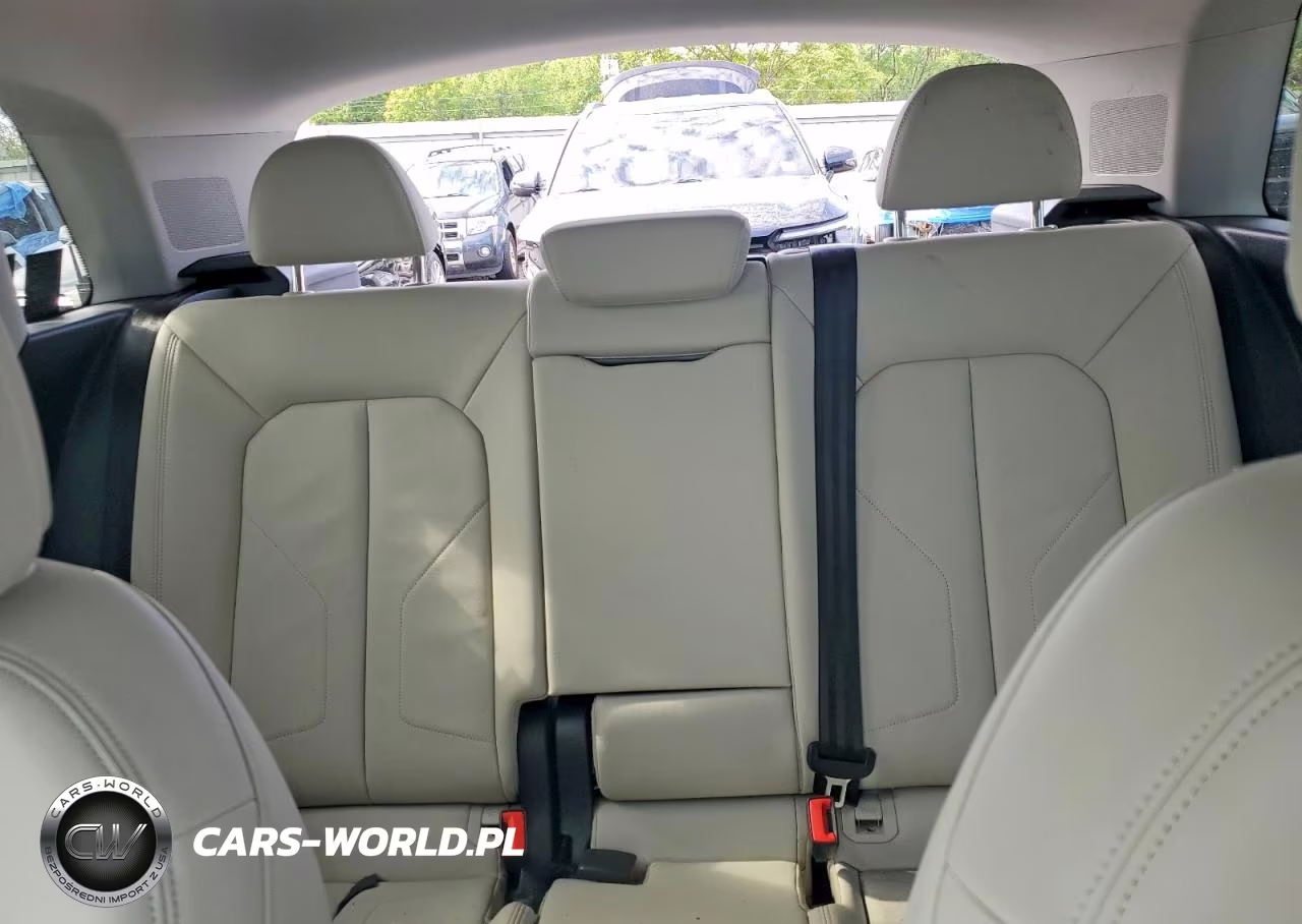2019 Audi Q3 Premium Plus VIN:WA1BECF3XK1081013 - 10
