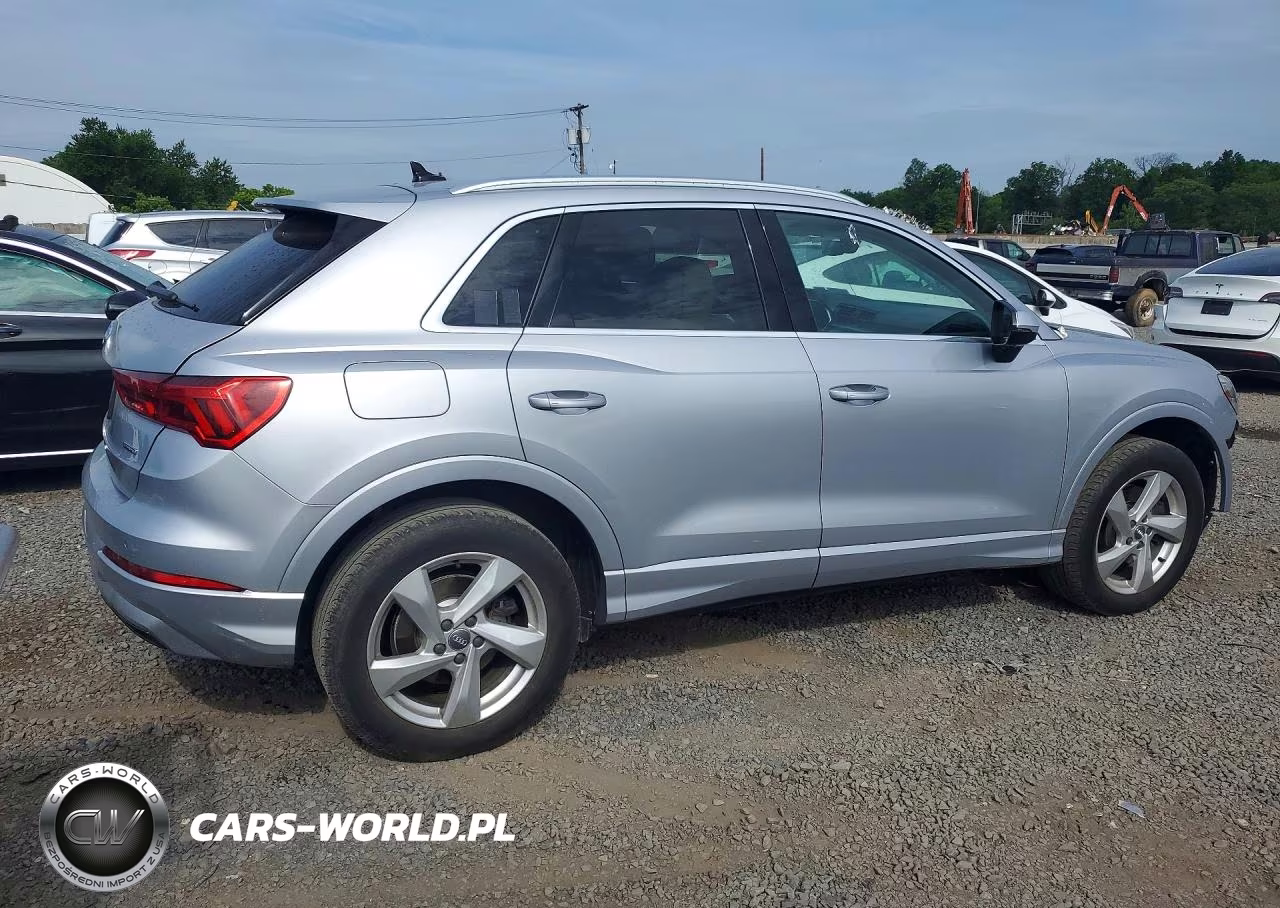 2019 Audi Q3 Premium Plus VIN:WA1BECF3XK1081013 - 3
