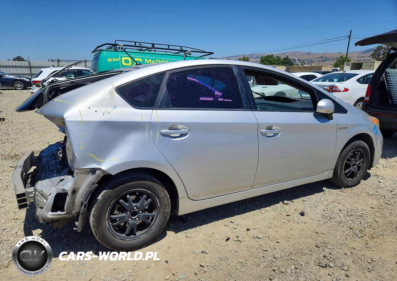 2014 Toyota Prius Two VIN:JTDKN3DU2E0378174 - 3