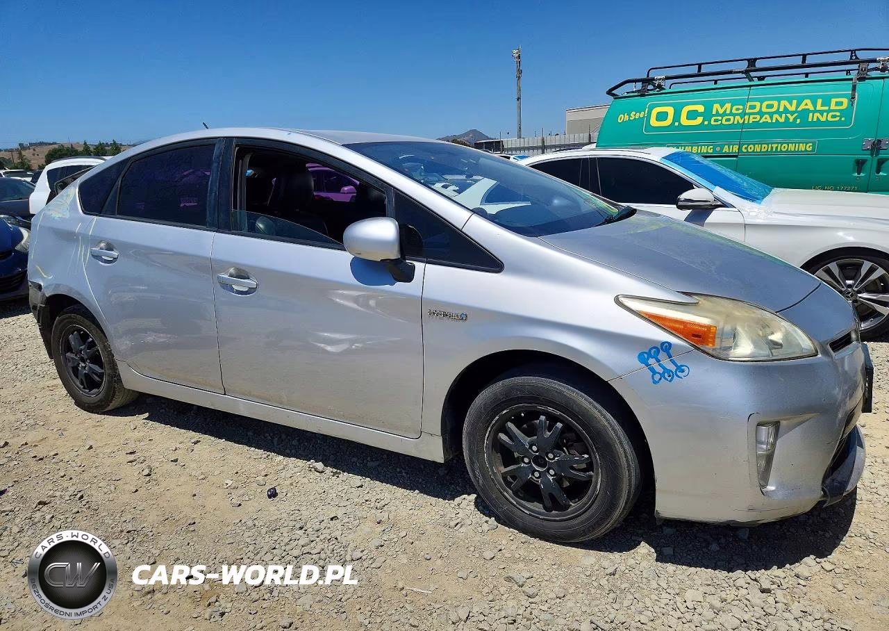 2014 Toyota Prius Two VIN:JTDKN3DU2E0378174 - 4