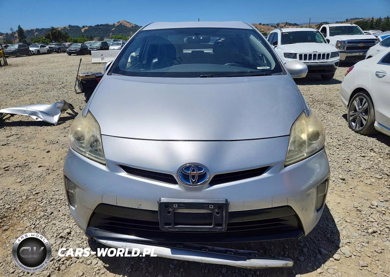 2014 Toyota Prius Two VIN:JTDKN3DU2E0378174 - 5