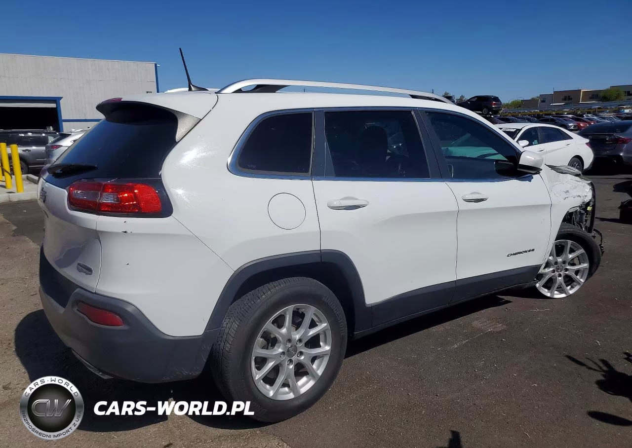 2017 Jeep Cherokee Latitude VIN:1C4PJMCS0HW513712 - 3