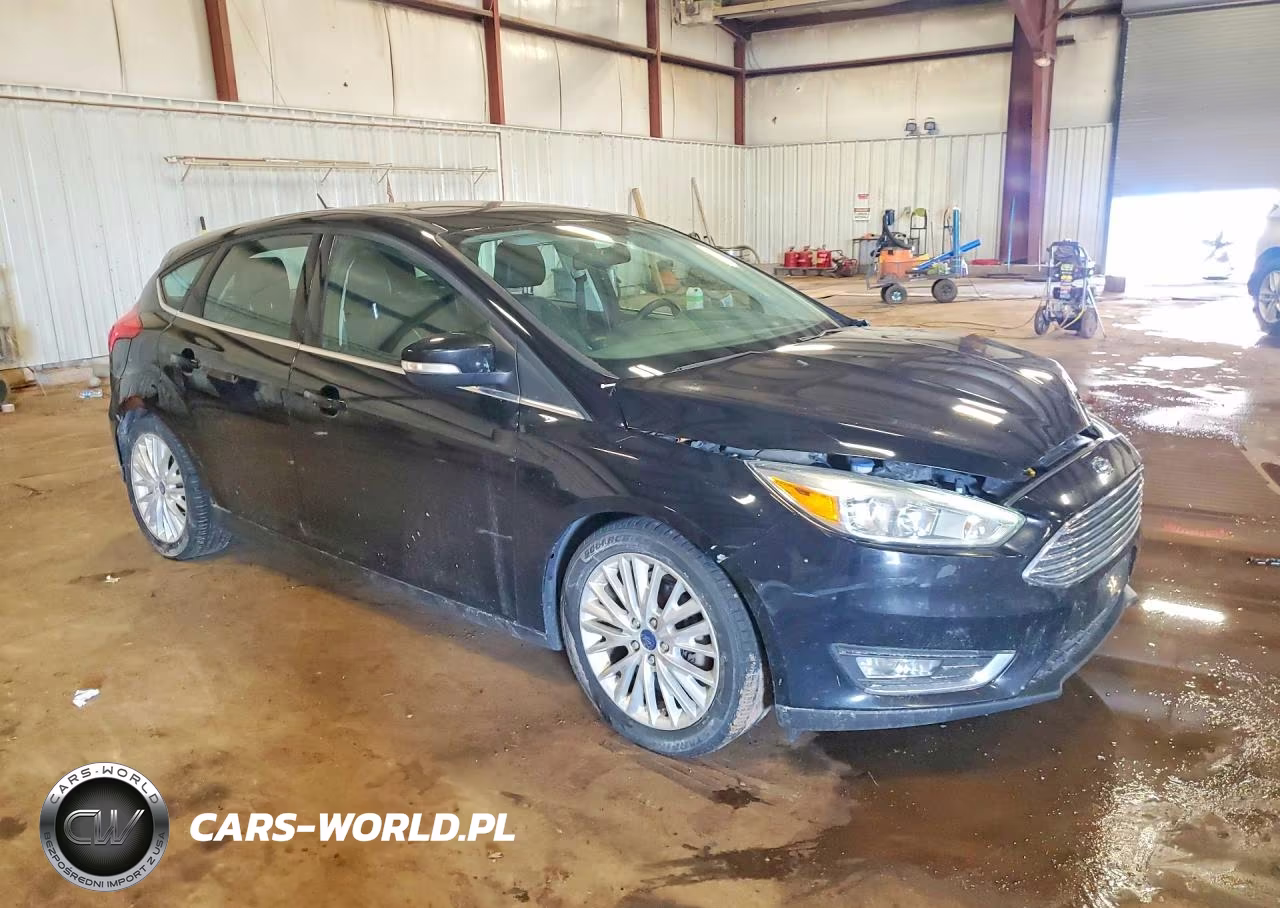 2016 Ford Focus Titanium VIN:1FADP3N20GL346637 - 4