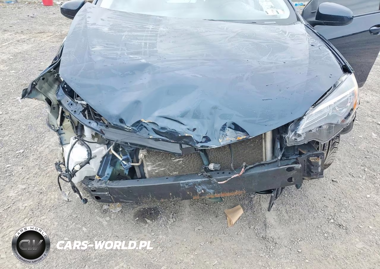 2018 Toyota Corolla Le VIN:2T1BURHE6JC106512 - 11