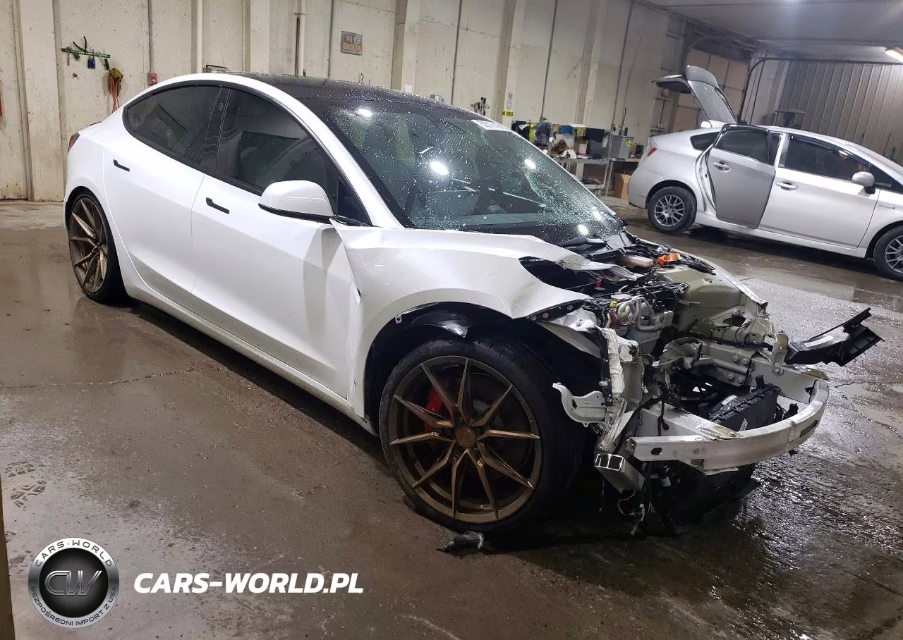 2020 Tesla Model 3 VIN:5YJ3E1EC9LF624800 - 4
