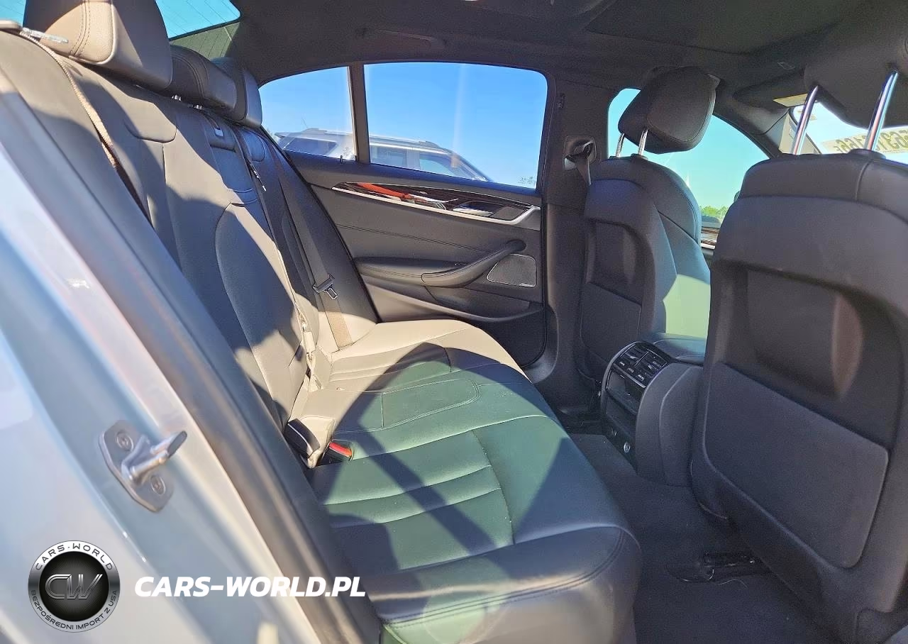 2019 BMW 530E VIN:WBAJA9C54KB399075 - 10