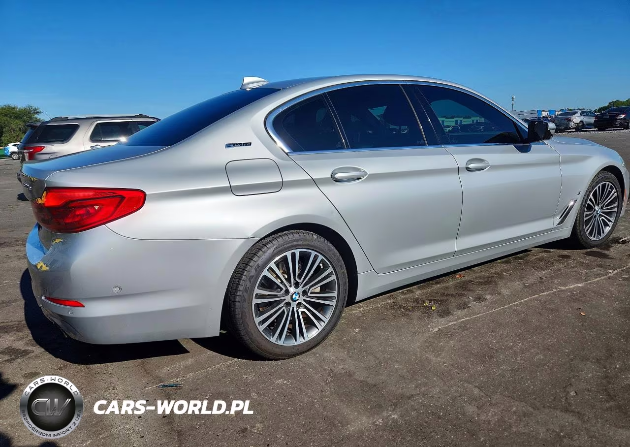 2019 BMW 530E VIN:WBAJA9C54KB399075 - 3