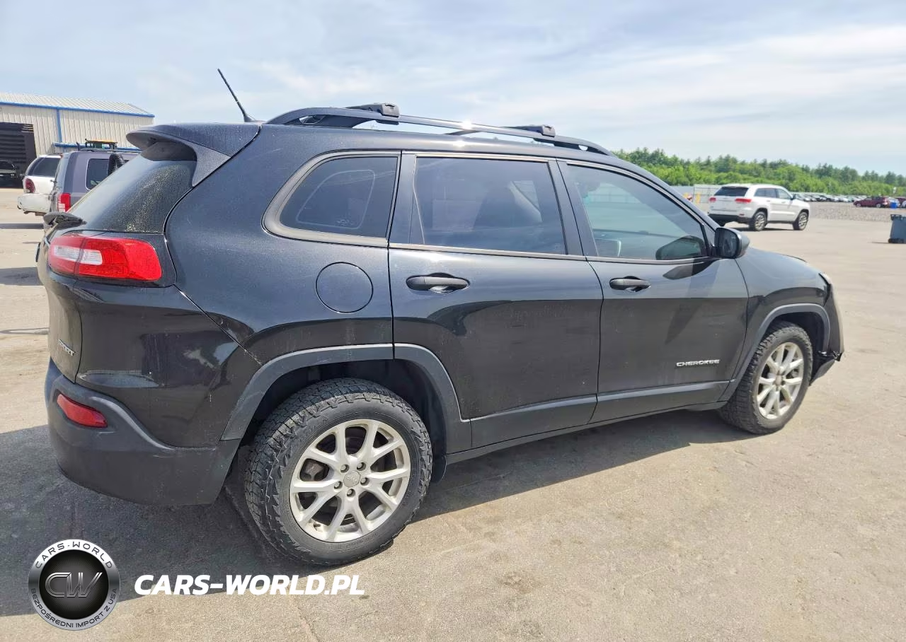 2015 Jeep Cherokee Sport VIN:1C4PJLAB5FW761514 - 3