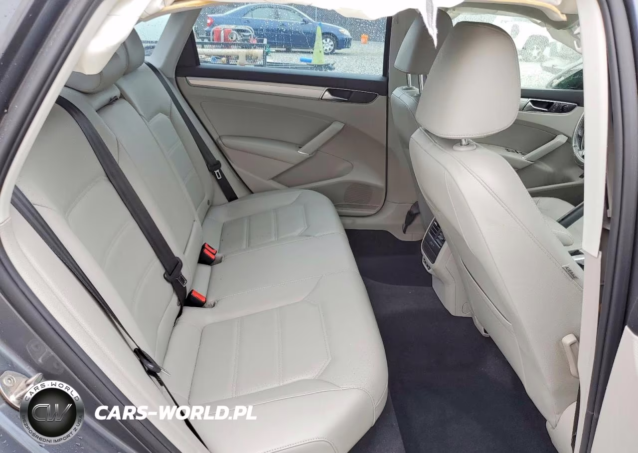 2019 Volkswagen Passat Wolfsburg VIN:1VWLA7A36KC006461 - 10