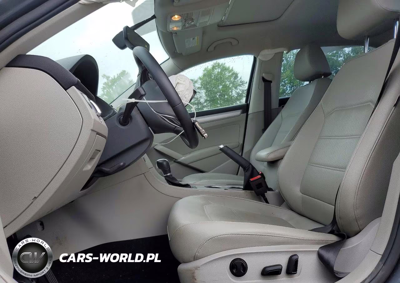 2019 Volkswagen Passat Wolfsburg VIN:1VWLA7A36KC006461 - 7
