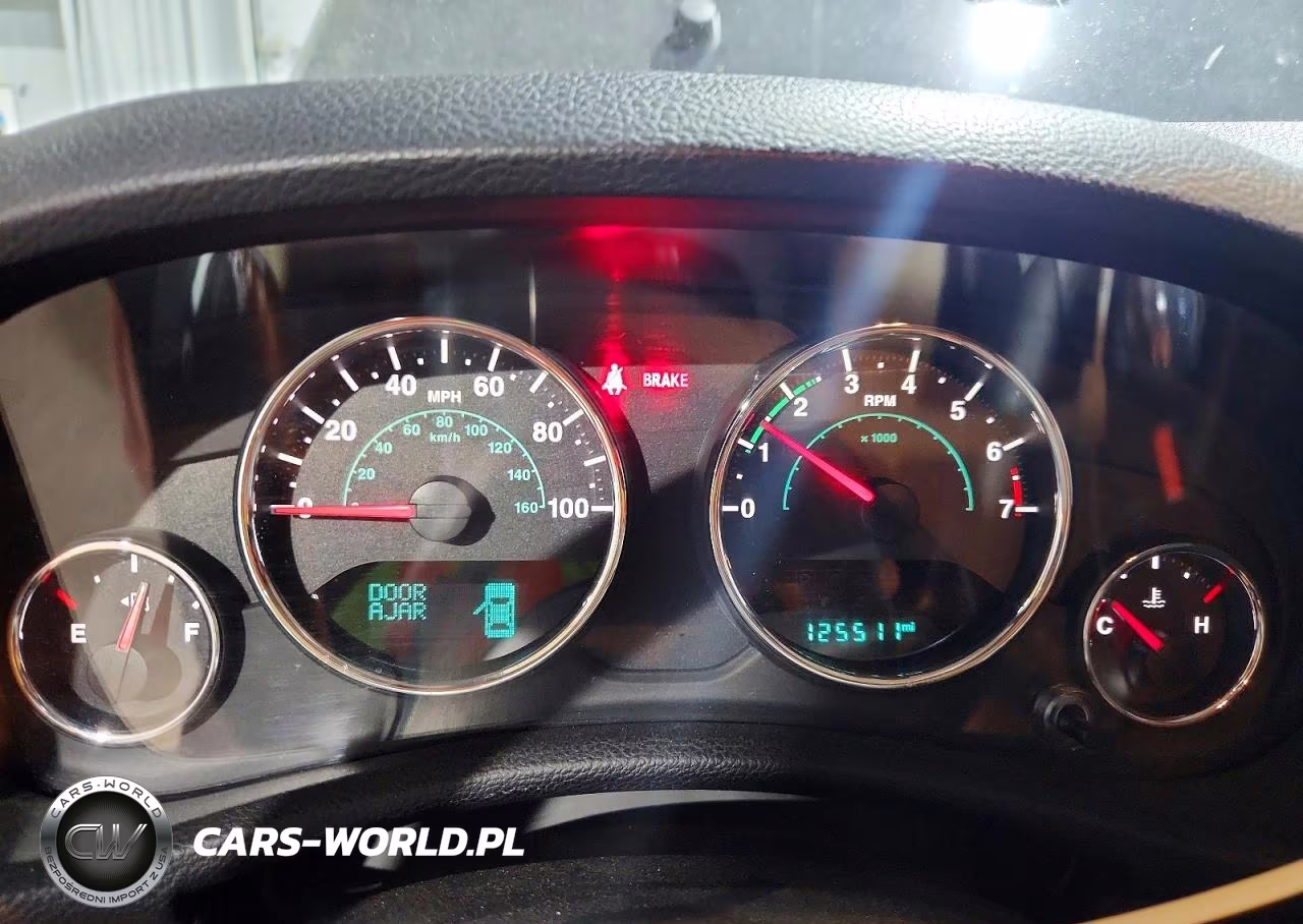 2014 Jeep Wrangler Unlimited Sahara VIN:1C4BJWEG9EL300284 - 9