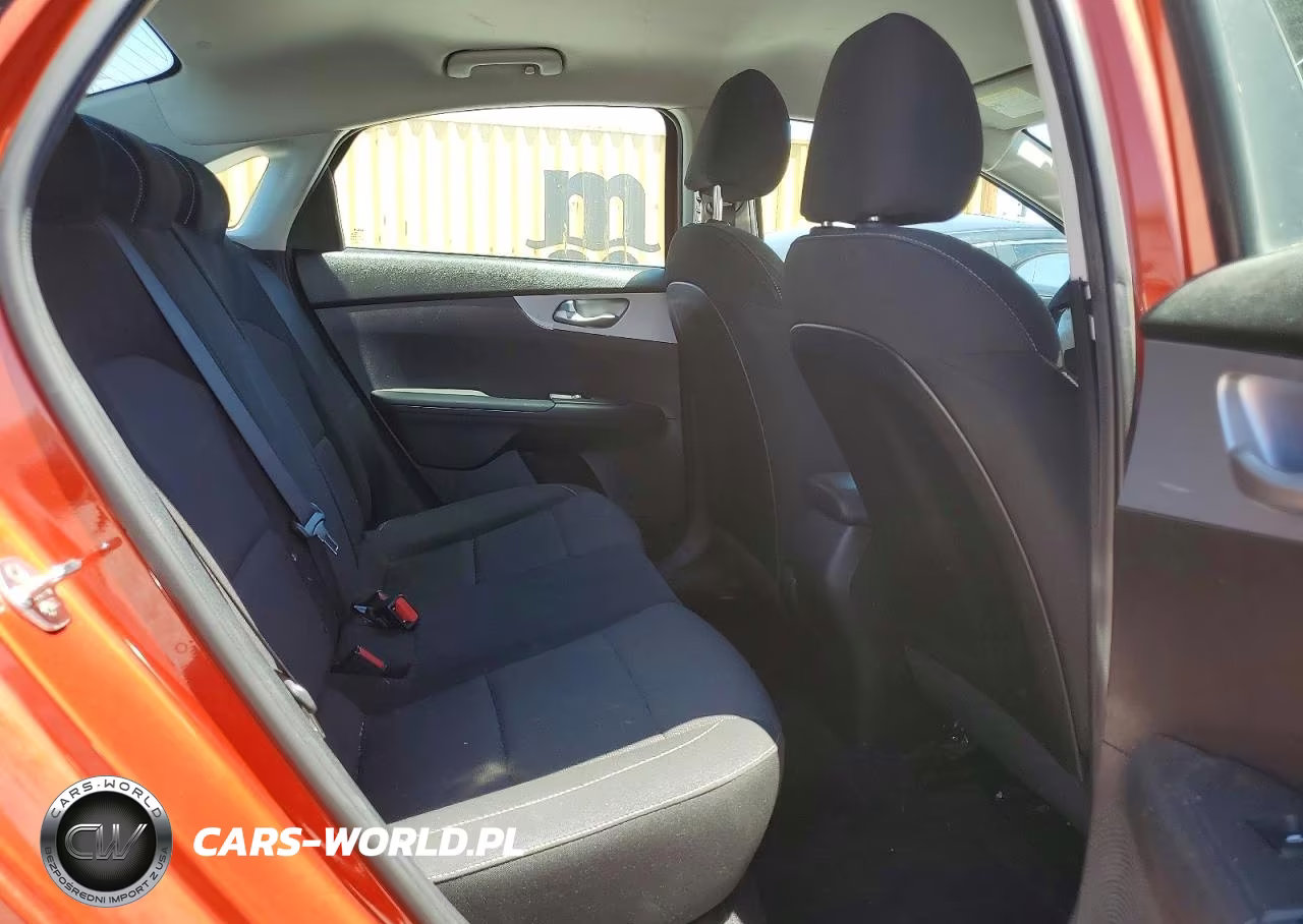 2023 Kia Forte Lxs VIN:3KPF24AD2PE569902 - 10