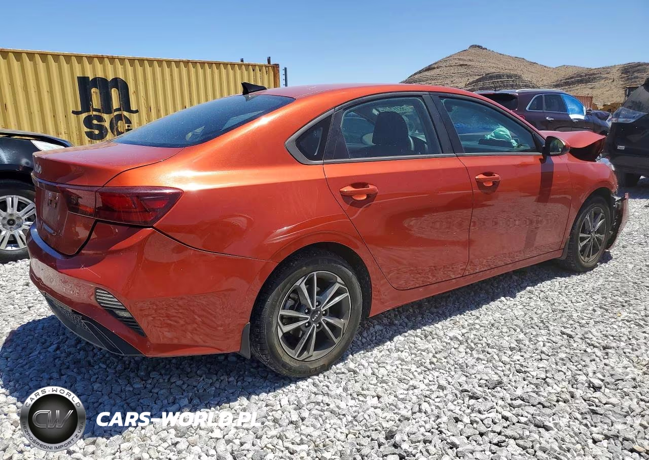 2023 Kia Forte Lxs VIN:3KPF24AD2PE569902 - 3