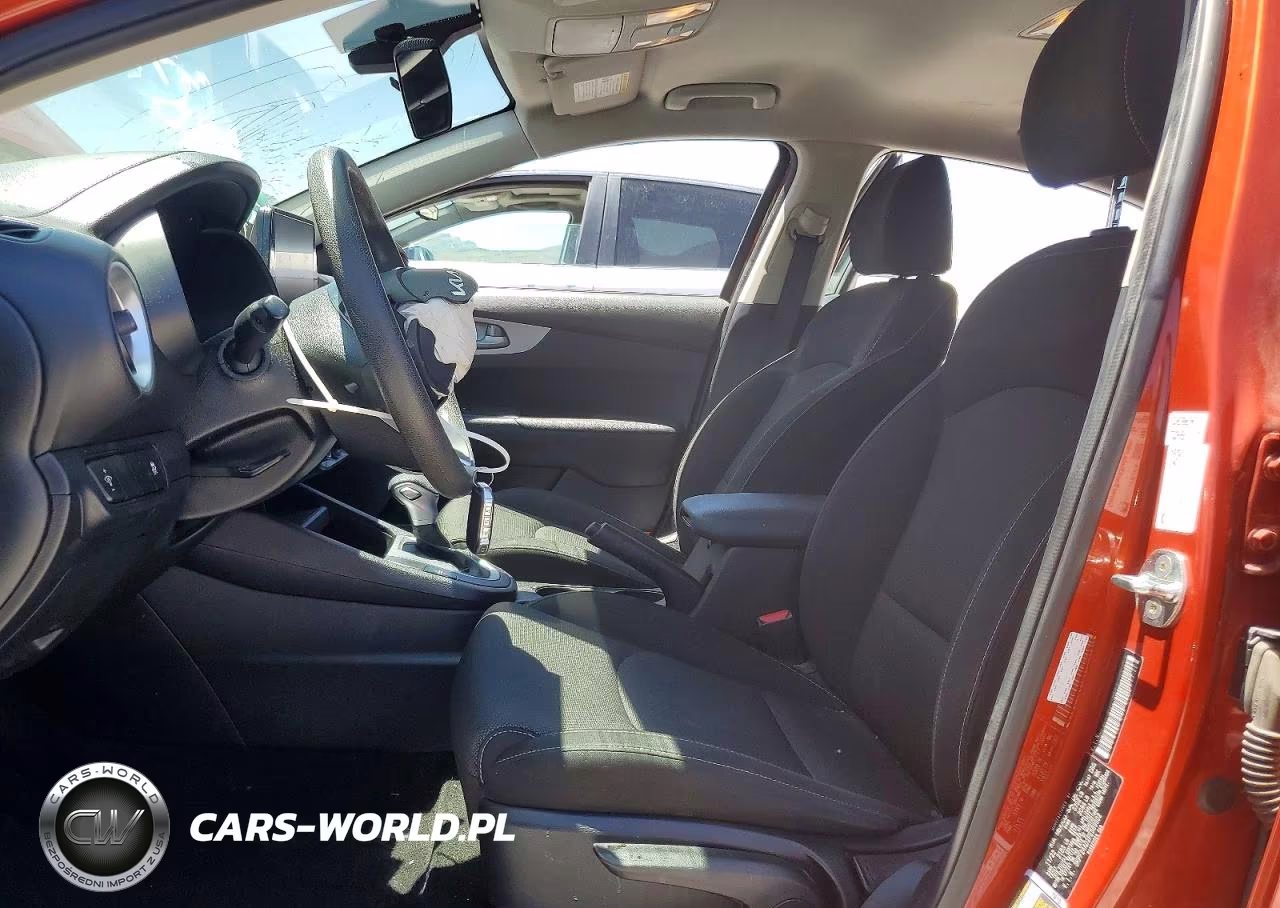 2023 Kia Forte Lxs VIN:3KPF24AD2PE569902 - 7