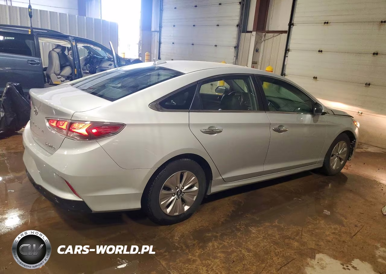 2018 Hyundai Sonata Hybrid Se VIN:KMHE24L35JA079198 - 3