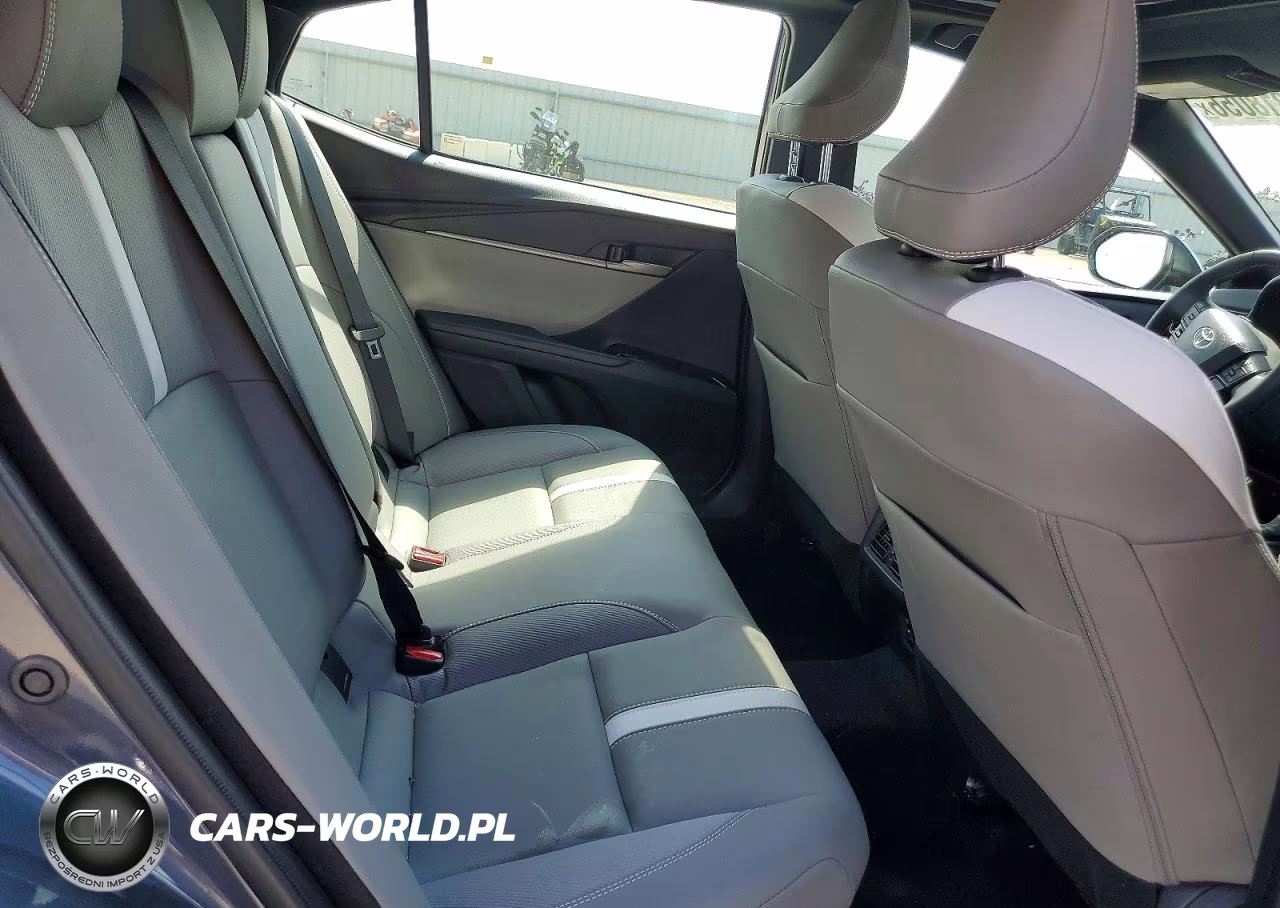 2026 Toyota Camry Se VIN:4T1DAACKXTU703423 - 10