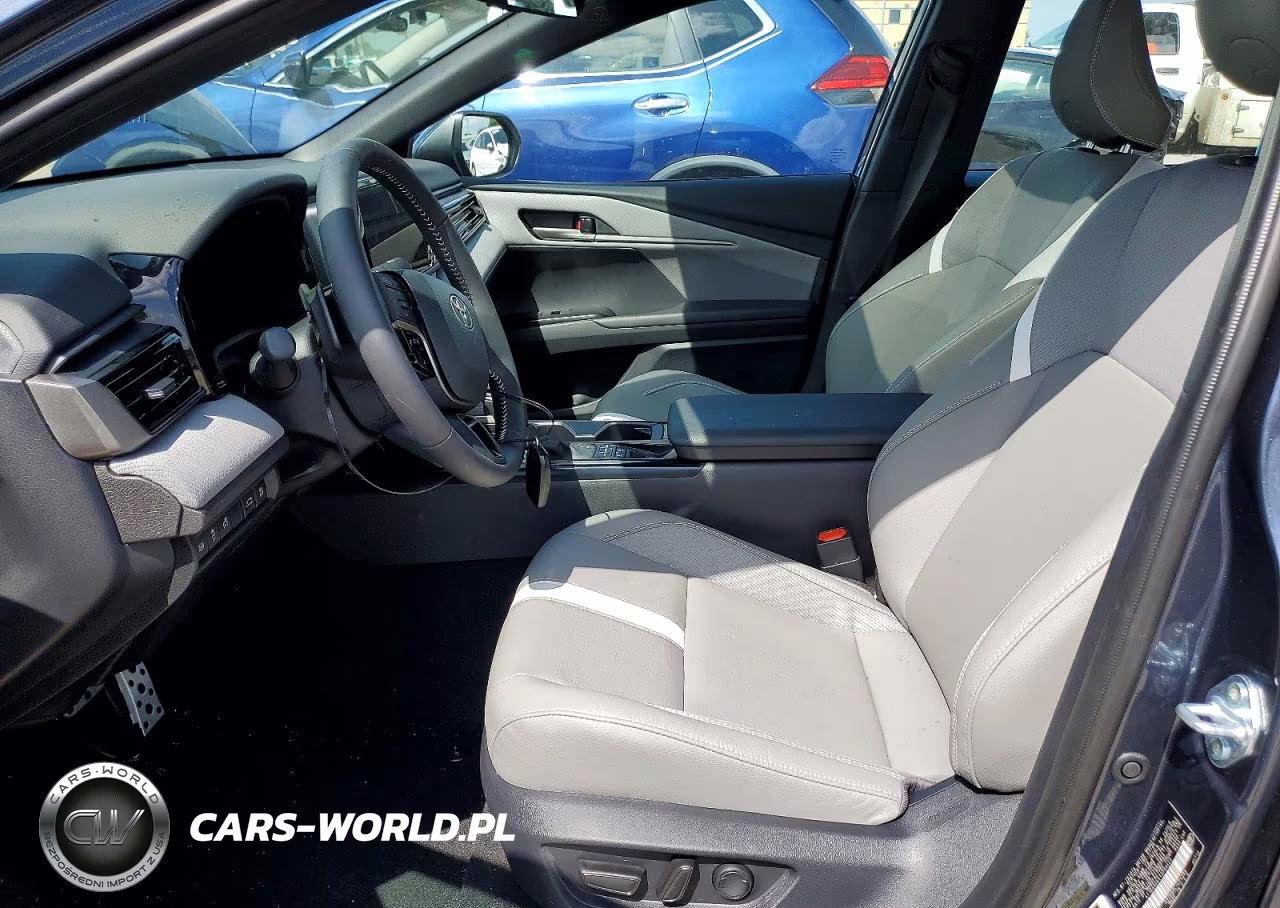 2026 Toyota Camry Se VIN:4T1DAACKXTU703423 - 7