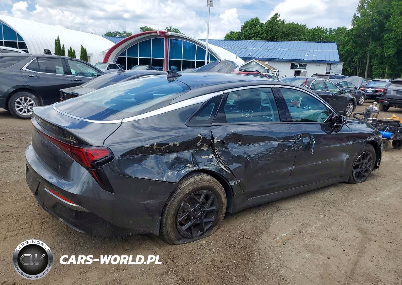 2025 Kia K5 Lxs VIN:KNAG24J74S5294324 - 3