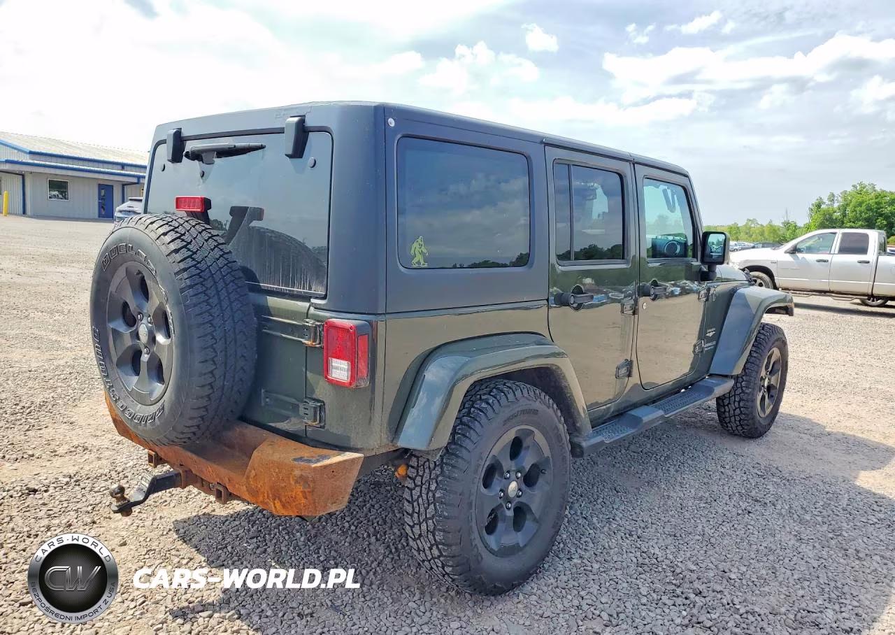 2015 Jeep Wrangler Unlimited Sahara VIN:1C4HJWEG1FL602860 - 3