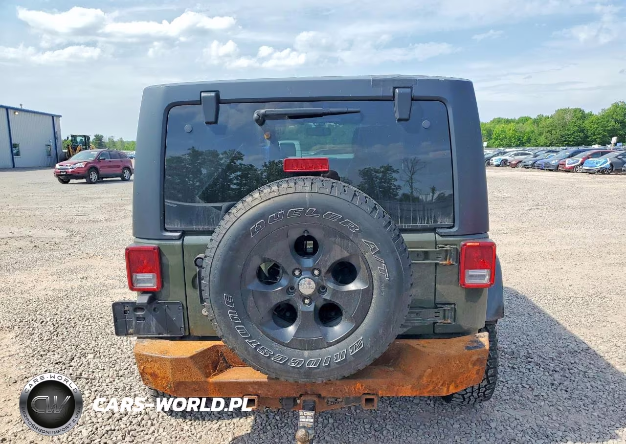 2015 Jeep Wrangler Unlimited Sahara VIN:1C4HJWEG1FL602860 - 6