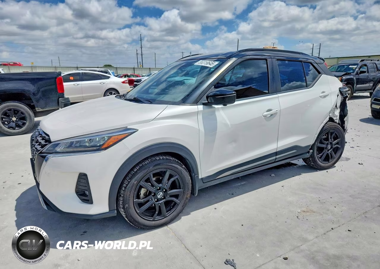 2021 Nissan Kicks Sr