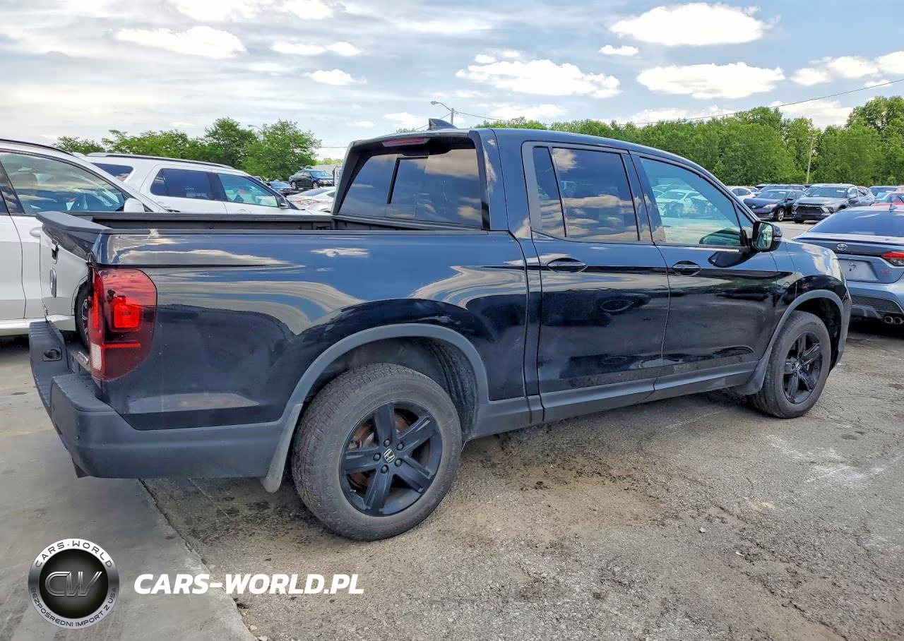 2021 Honda Ridgeline Black Edition VIN:5FPYK3F83MB012458 - 3