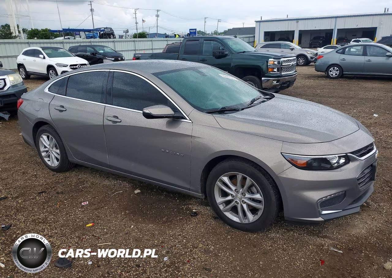 2017 Chevrolet Malibu Lt VIN:1G1ZE5ST3HF179911 - 4