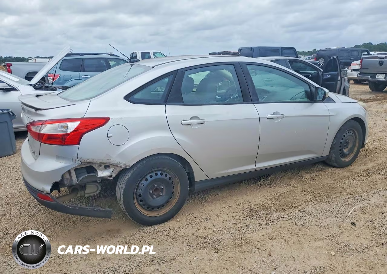 2014 Ford Focus Se VIN:1FADP3F21EL351650 - 3