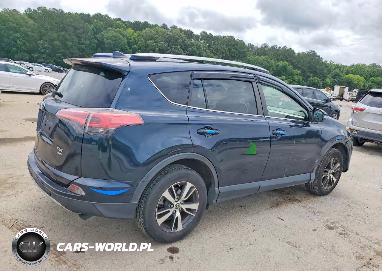 2018 Toyota Rav4 Xle VIN:JTMRFREV3JJ237222 - 3