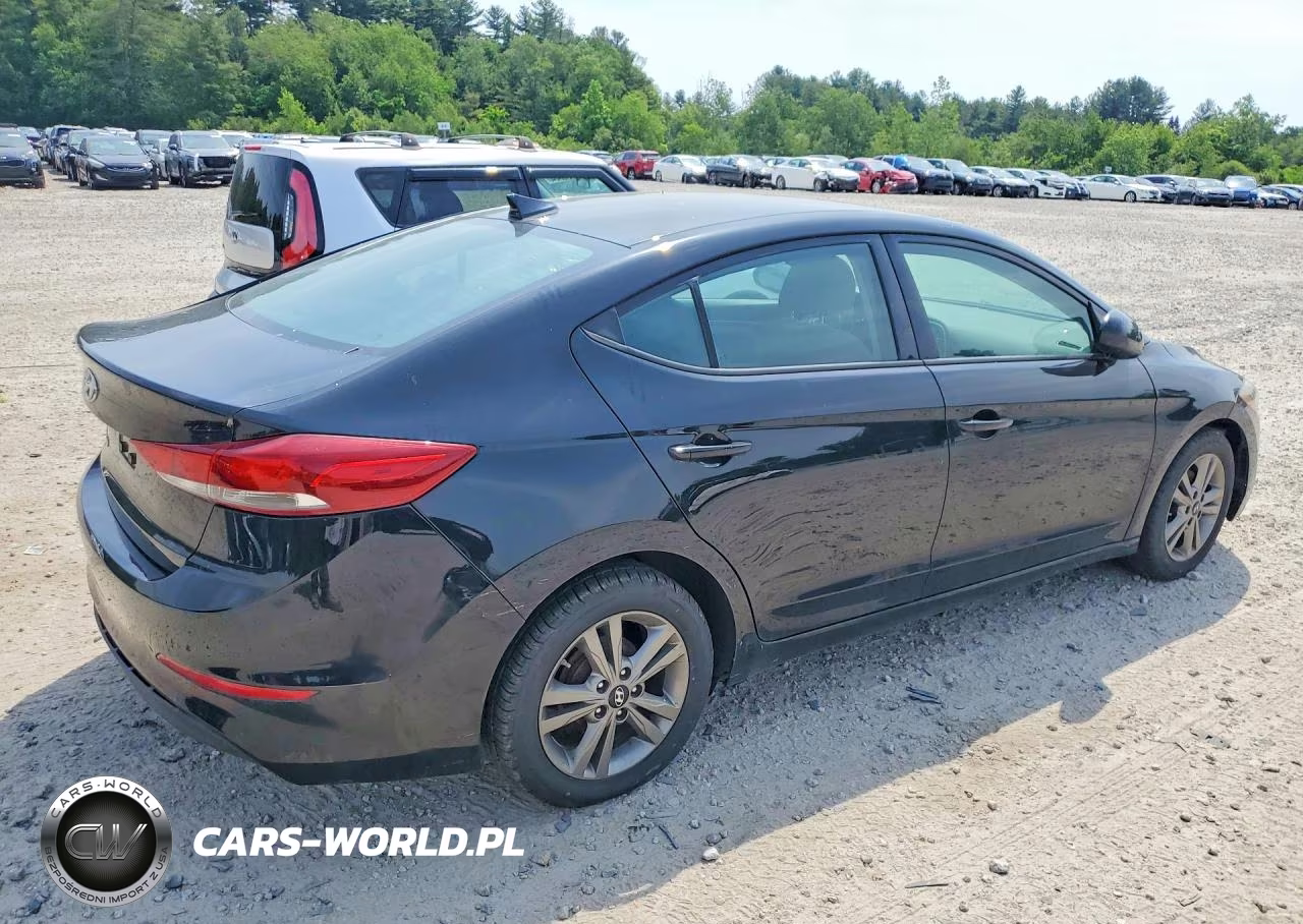 2017 Hyundai Elantra Se VIN:5NPD84LF8HH130592 - 3