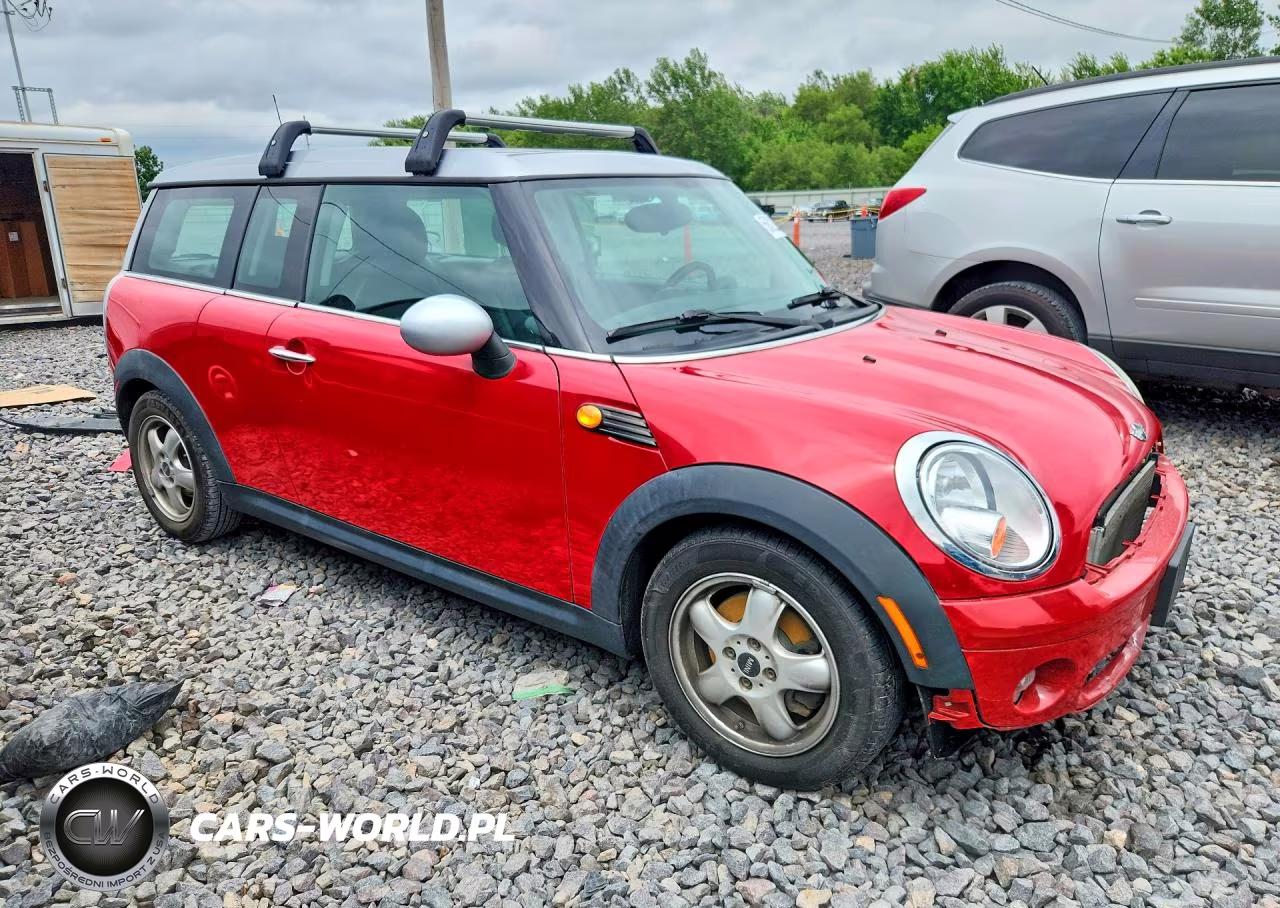 2010 Mini Cooper Clubman VIN:WMWML3C51ATX37058 - 4