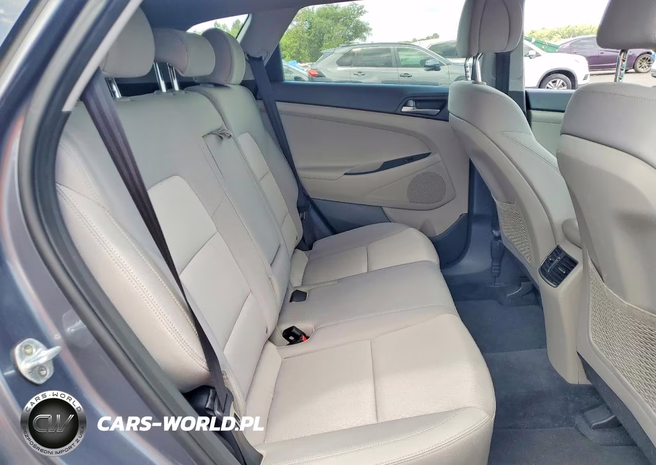 2017 Hyundai Tucson Value VIN:KM8J33A26HU575443 - 11