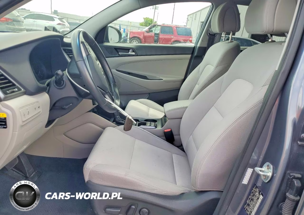 2017 Hyundai Tucson Value VIN:KM8J33A26HU575443 - 7