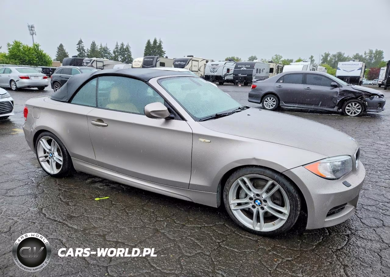 BMW 135I VIN:WBAUN7C53CVM26496 - 4