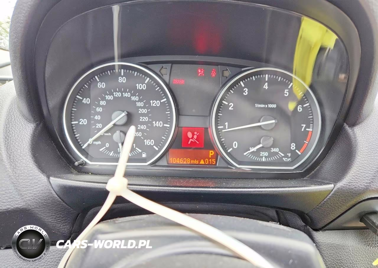 BMW 135I VIN:WBAUN7C53CVM26496 - 9