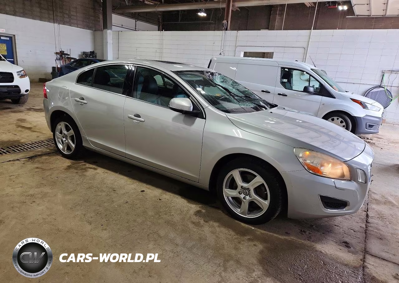 2012 Volvo S60 T5 VIN:YV1622FS8C2041553 - 4