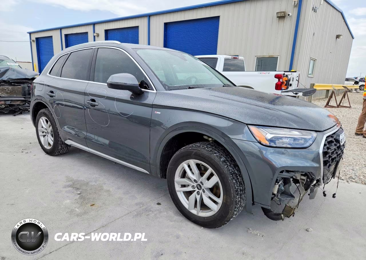 2023 Audi Q5 Premium 45 VIN:WA1GAAFY6P2115063 - 4
