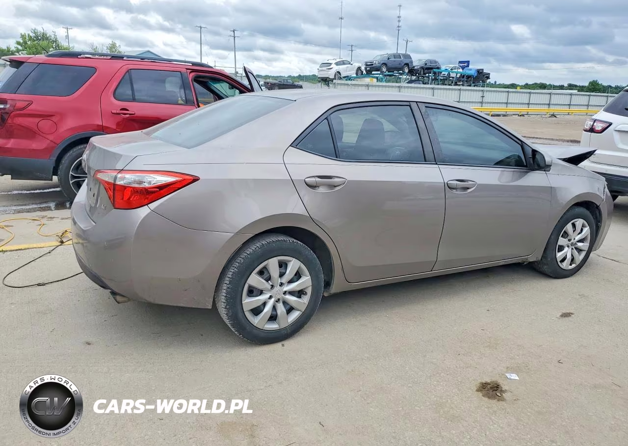 2015 Toyota Corolla Le VIN:2T1BURHE4FC262586 - 3