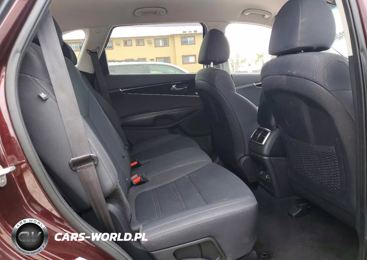 2019 Kia Sorento Lx VIN:5XYPGDA38KG574000 - 10
