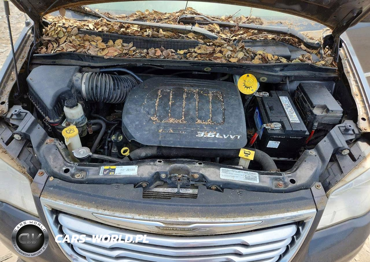 2015 Chrysler Town & Country Touring VIN:2C4RC1BG5FR577104 - 12