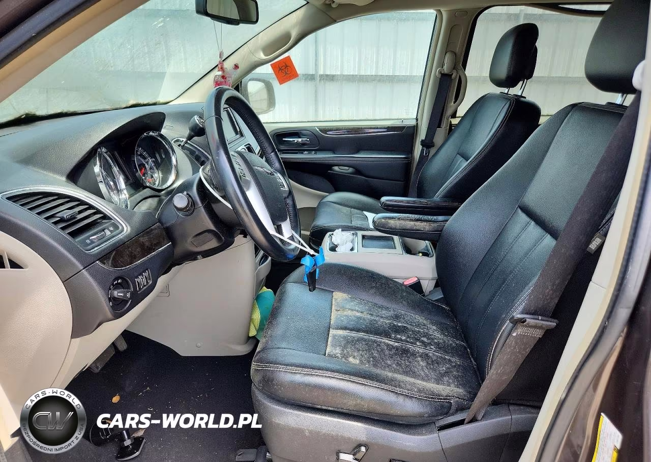 2015 Chrysler Town & Country Touring VIN:2C4RC1BG5FR577104 - 7