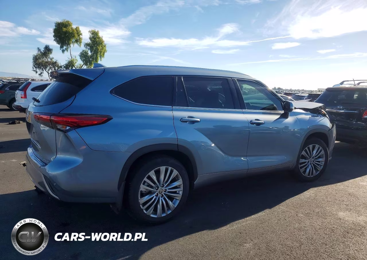 2022 Toyota Highlander Platinum VIN:5TDFZRAH8NS110825 - 3