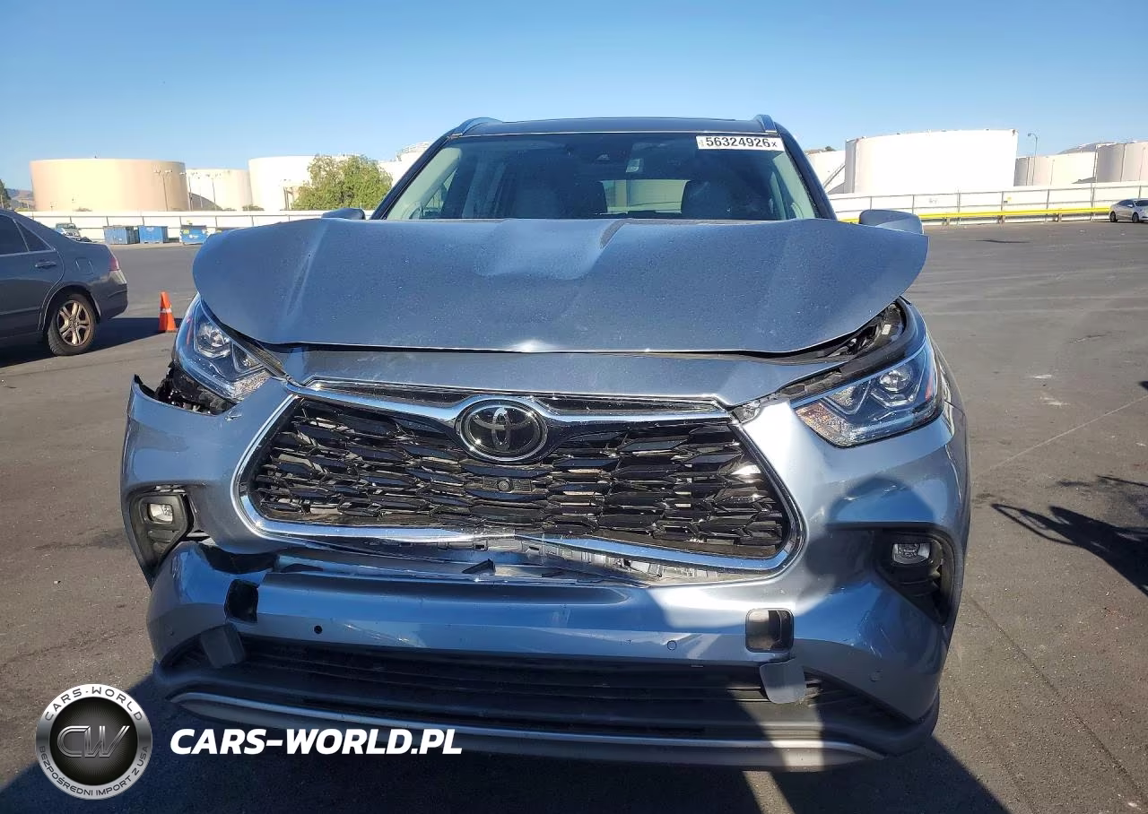 2022 Toyota Highlander Platinum VIN:5TDFZRAH8NS110825 - 5