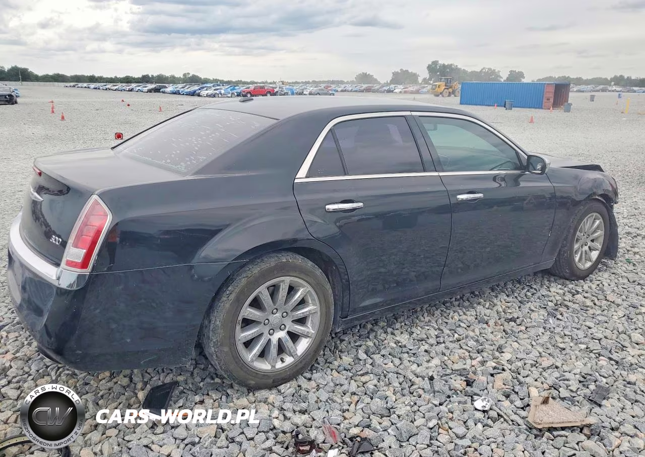 2012 Chrysler 300 Limited VIN:2C3CCACG2CH308570 - 3